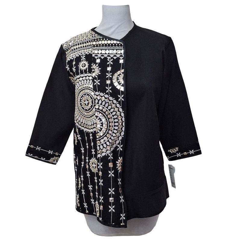مانتو سنتی زنانه مشکی با آینه‌کاری طلایی