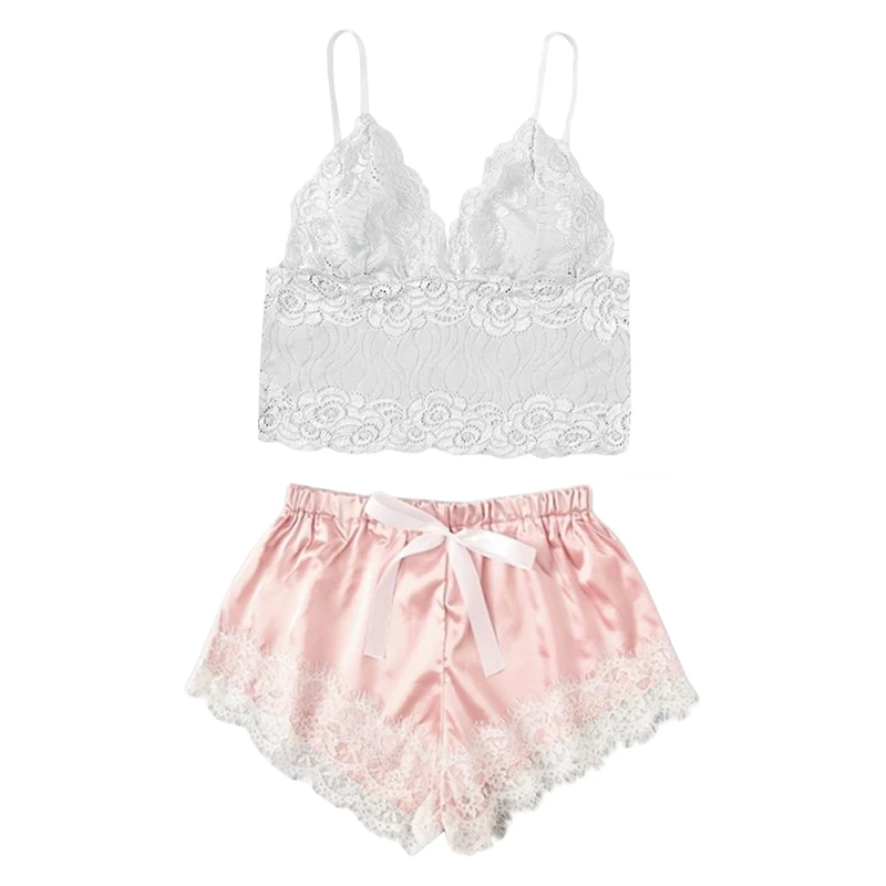 لباس خواب زنانه دو تکه گیپور و ساتن – تاپ سفید و شورتک صورتی