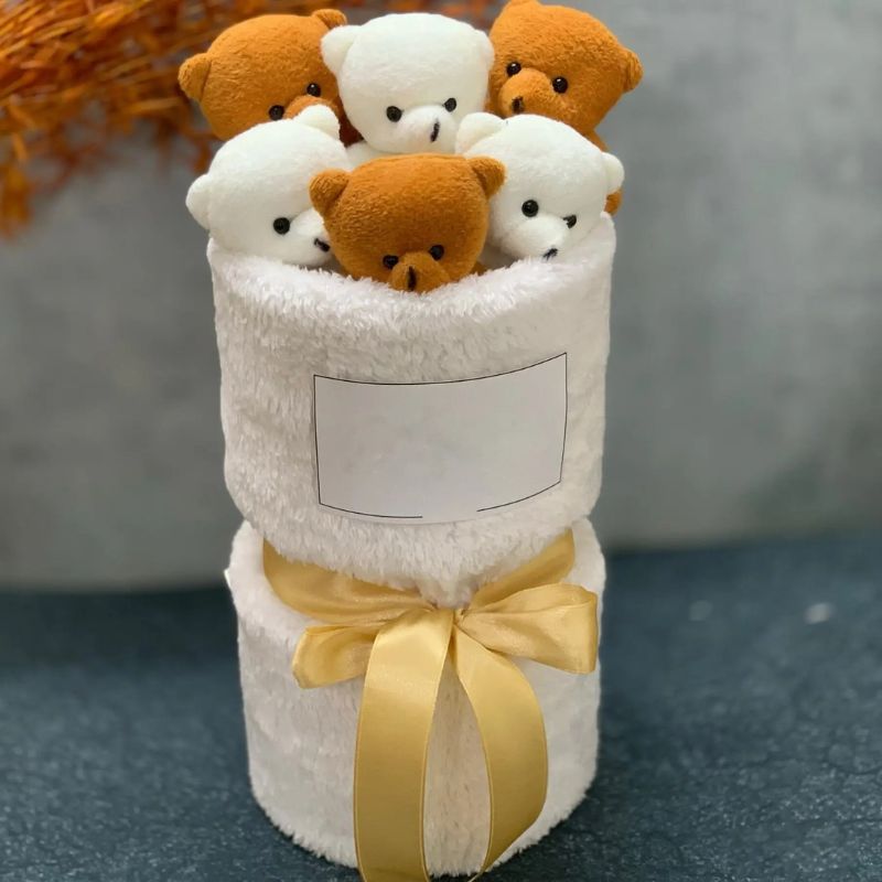 بوکت پولیشی عروسکی سفید و خردلی