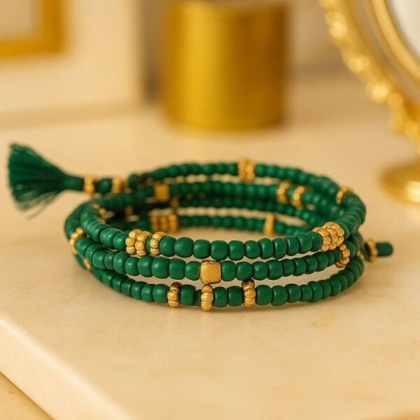 دستبند مهره‌ای سبز و طلایی زنانه